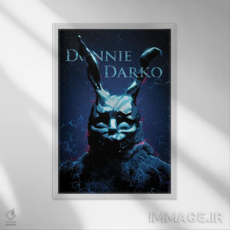 تابلو دانی دارکو (فیلم) اثر نیکیتا آباکوموف - نمای قابدار سفید