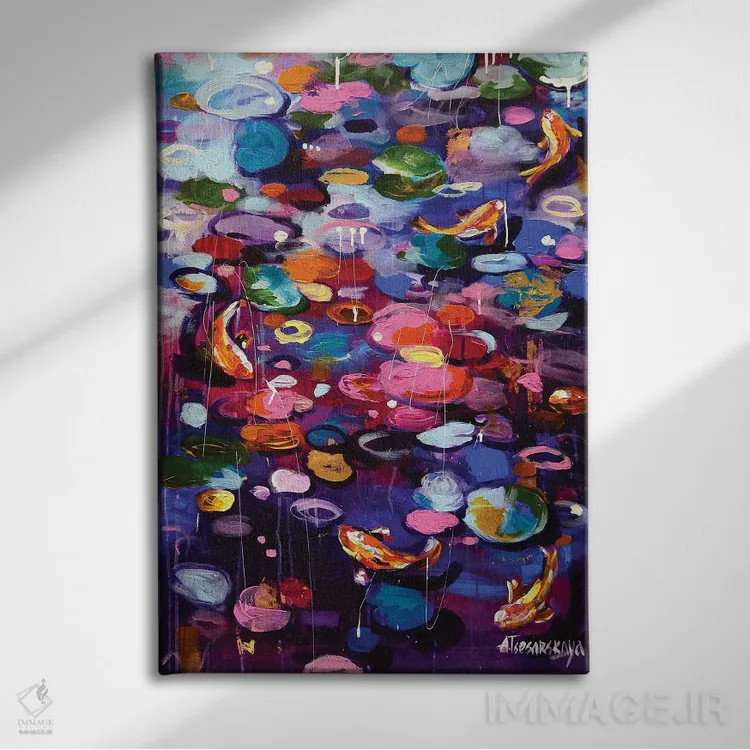 تابلو ماهی کوی اثر آلیاکساندرا تسسارسکایا - نمای روبهرو روی دیوار