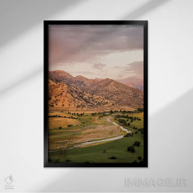 تابلو آمریکا، کالیفرنیا. شهرستان تولار، منطقه تفریحی اسلیک راک اثر آلیسون جونز - نمای قابدار مشکی