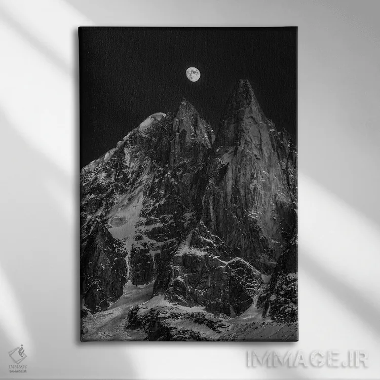 تابلو طلوع ماه بر فراز ایگوئی د درو، شامونی، اوت سووآ، اورنی-رون-آلپ، فرانسه اثر الکس بیوس - نمای روبهرو روی دیوار