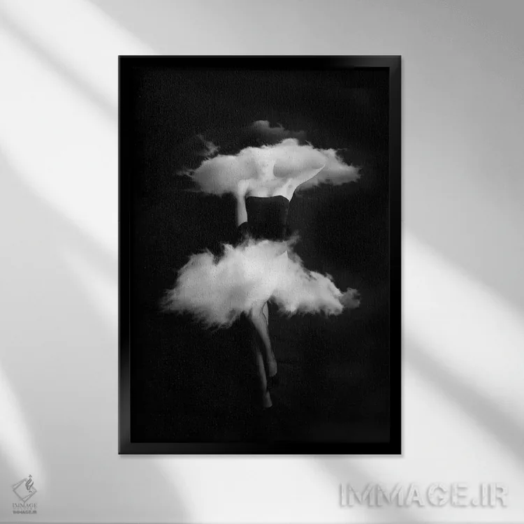 تابلو ابرها اثر تاتیانا آمرِین - نمای قابدار مشکی