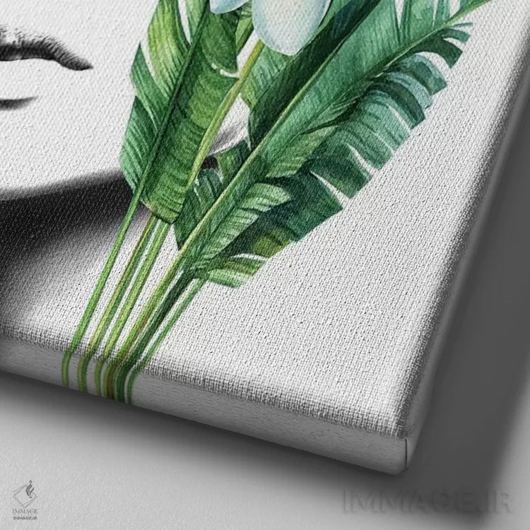 تابلو بانوی فرانجیپانی (نوعی گل گرمسیری) اثر تاتیانا آمرِین - نمای نزدیک بافت بوم