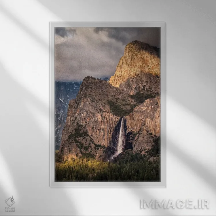 تابلو آمریکا، کالیفرنیا، پارک ملی یوسمیتی، آبشار پردهعروس هنگام غروب ۲ اثر آن کالینز - نمای قابدار سفید
