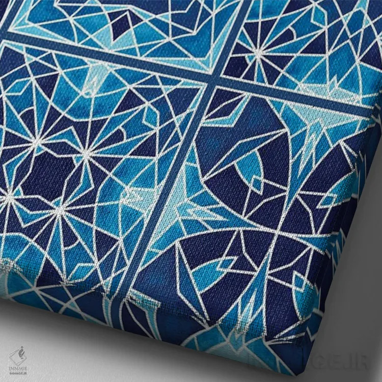 تابلو کاشیهای آبی اثر آنجلیکا پارکر - نمای نزدیک بافت بوم