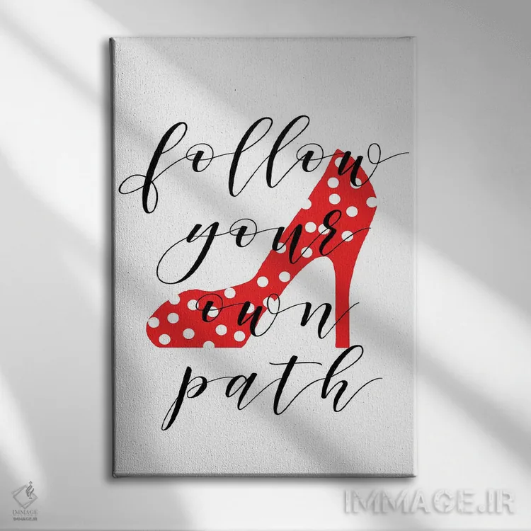 تابلو مسیرت را دنبال کن اثر آنا کوآچ - نمای روبهرو روی دیوار