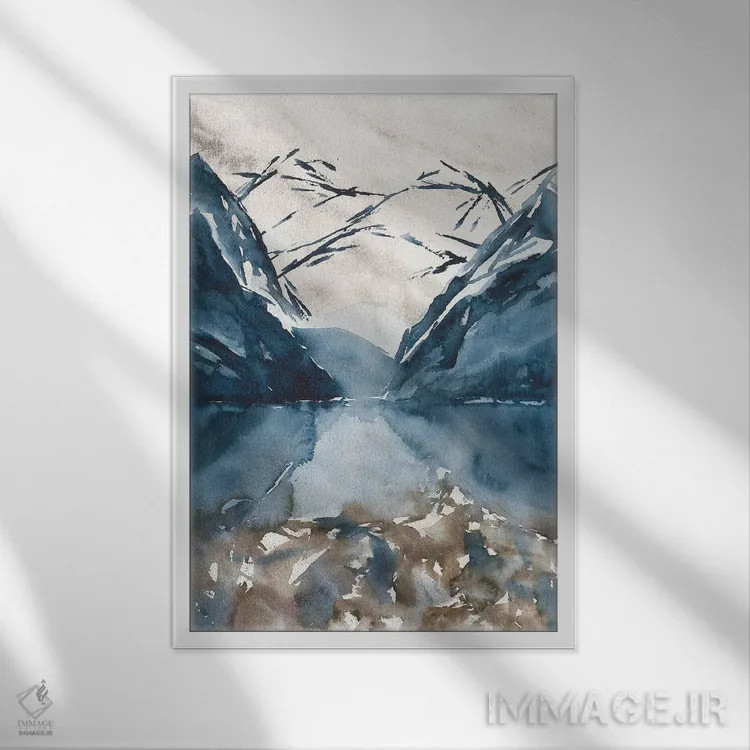 تابلو کوهها با آبرنگ، منظرهٔ آبی اثر آنا اوز - نمای قابدار سفید