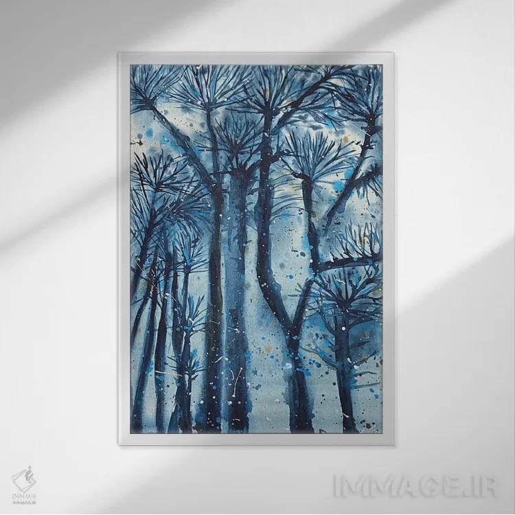تابلو منظرهٔ آبی، درختان بلند الهامبخش اثر آنا اوز - نمای قابدار سفید