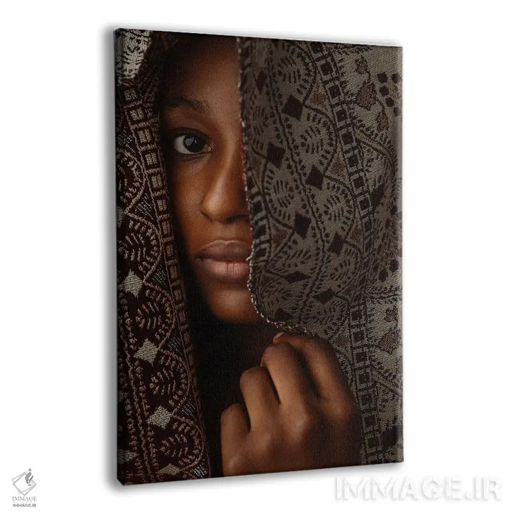 تابلو زن مرموز اثر آدنیران آدسانیا - نمای پرسپکتیو محصول