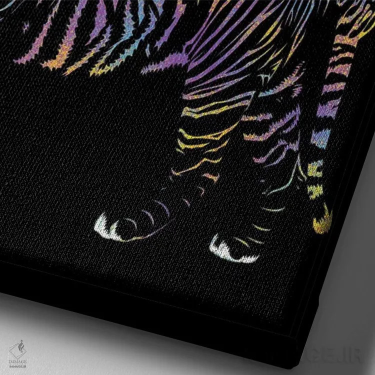 تابلو ببر جوهری رنگارنگ اثر آلبرتو پرز - نمای نزدیک بافت بوم