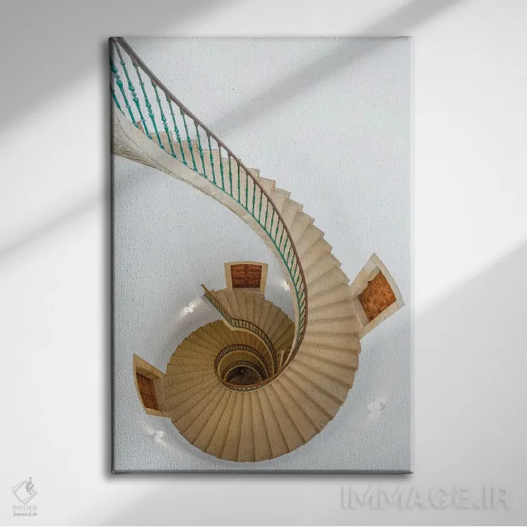 تابلو مارپیچ سهگانه اثر دیوید روِئلتو - نمای روبهرو روی دیوار