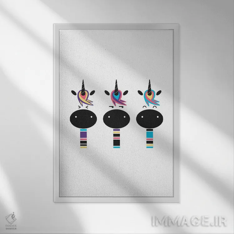 تابلو سهگانه اسب تکشاخ اثر آویسیکس - نمای قابدار سفید