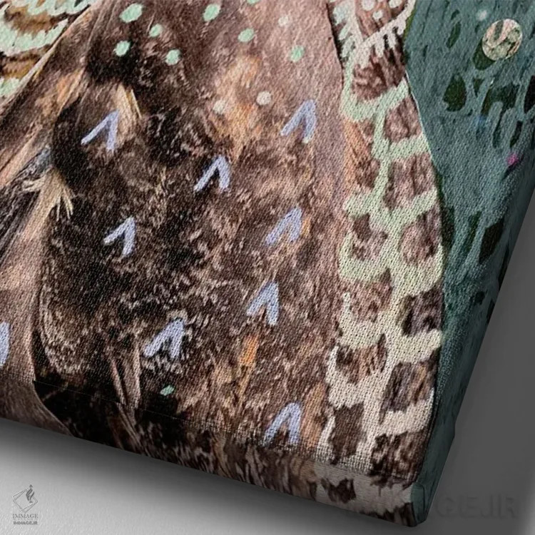 تابلو جغد لالیتا اثر امبر سامرست - نمای نزدیک بافت بوم