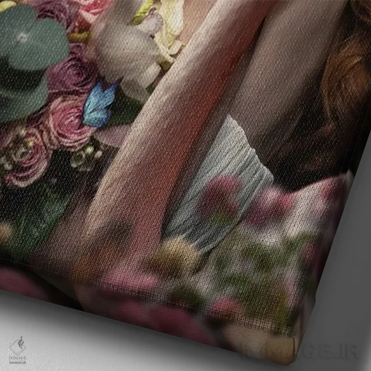 تابلو زن در میان گلها با فلامینگو اثر آدریان ویریو - نمای نزدیک بافت بوم