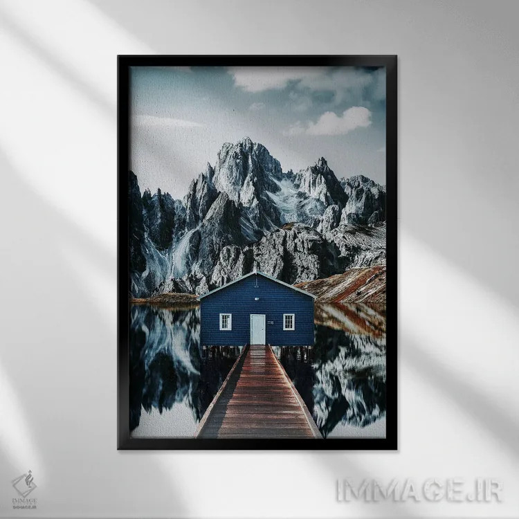 تابلو بازتاب کابین در کوهها در آب اثر آدریان ویریو - نمای قابدار مشکی