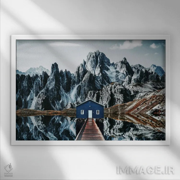 تابلو بازتاب کابین در کوهها در آب اثر آدریان ویریو - نمای قابدار سفید