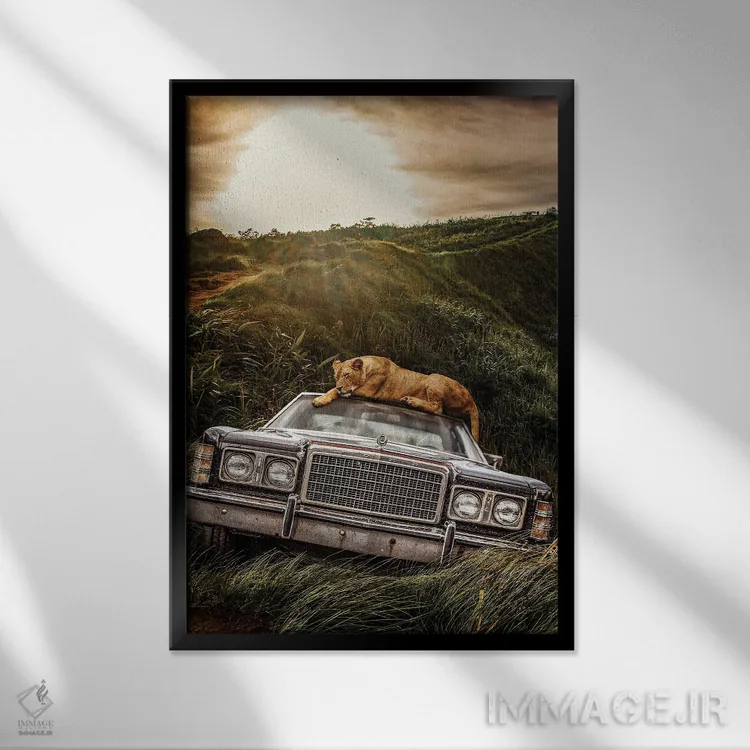 تابلو شیر ماده و خودروی قدیمی در جنگل اثر آدریان ویریو - نمای قابدار مشکی
