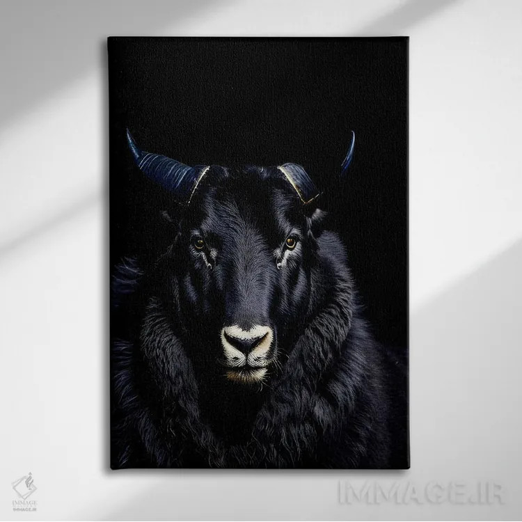 تابلو قوچ با شاخهای بزرگ روی پسزمینه سیاه اثر آدریان ویریو - نمای روبهرو روی دیوار