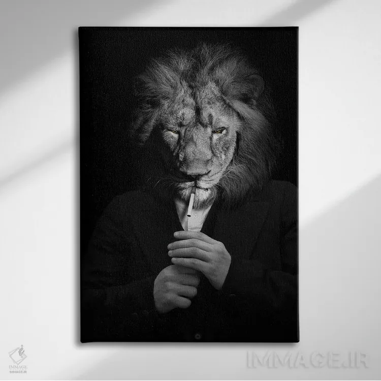 تابلو مرد به شکل شیر در حال روشن کردن سیگار، سیاهوسفید (فانتزی) اثر آدریان ویریو - نمای روبهرو روی دیوار