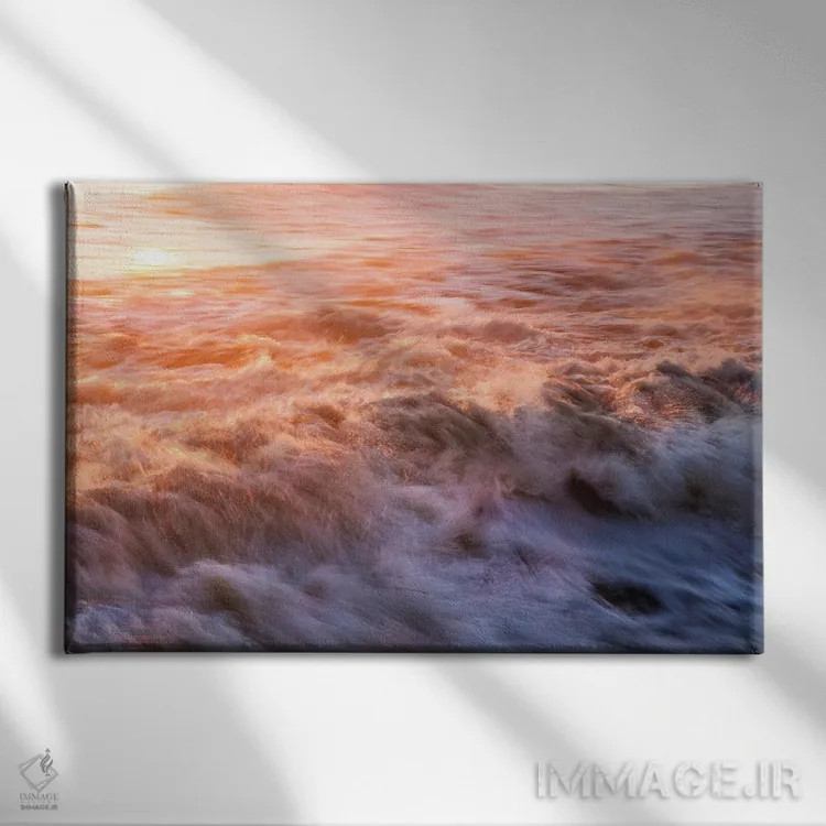 تابلو آب آتشین (ابهام دارد) اثر اندرو لِوِر - نمای روبهرو روی دیوار