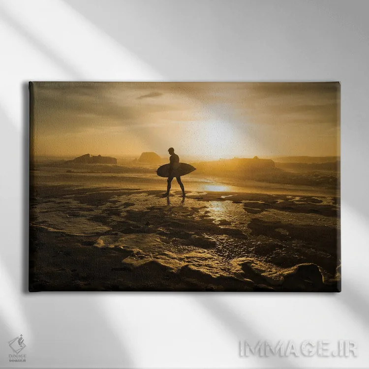 تابلو سایهنمای موجسوار اثر اندرو لِوِر - نمای روبهرو روی دیوار