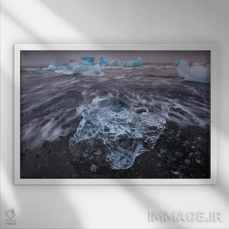 تابلو Iceland II,تکههای یخی، ایسلند II اثر آرت وولف (عکاس حیات وحش آمریکایی) - نمای قابدار سفید