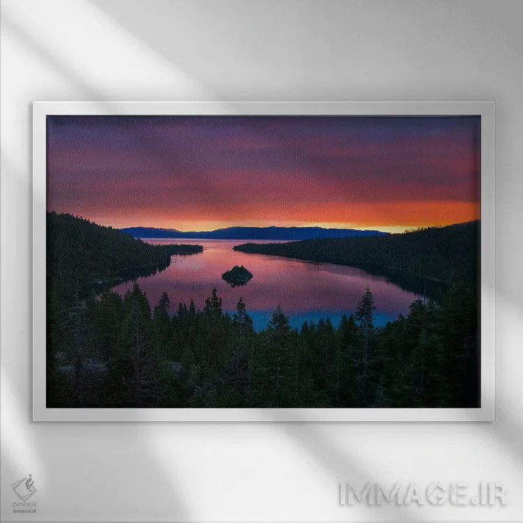 تابلو طلوع آرام بر فراز خلیج زمرد دریاچه تاهو اثر الکساندر اسلاوتسکی - نمای قابدار سفید