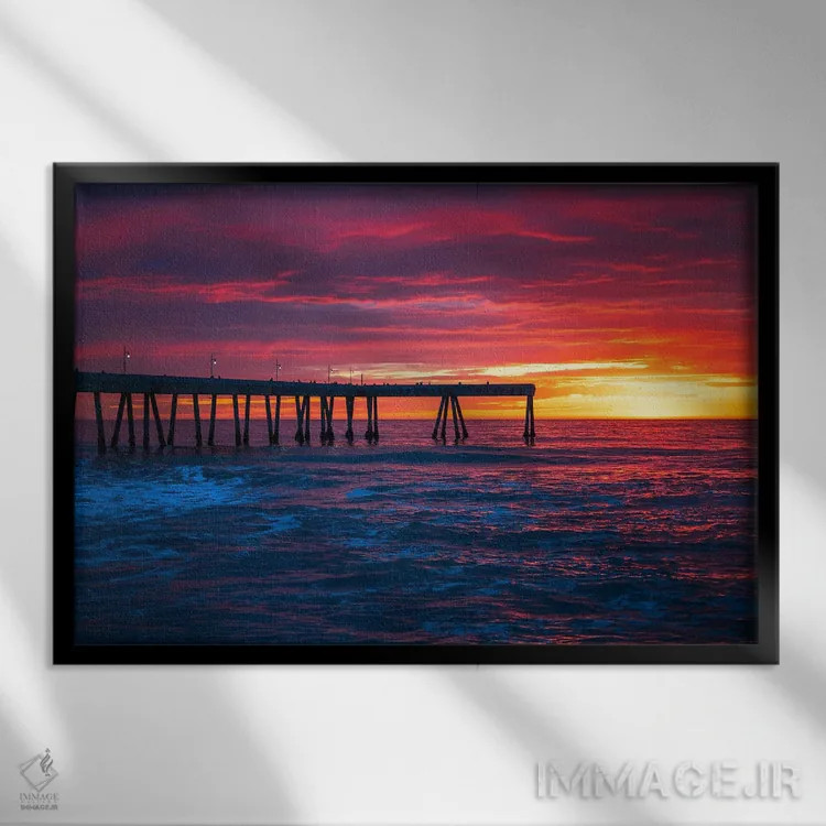 تابلو جادوی غروب در اسکلهی پاسیفیکا اثر الکساندر اسلاوتسکی - نمای قابدار مشکی