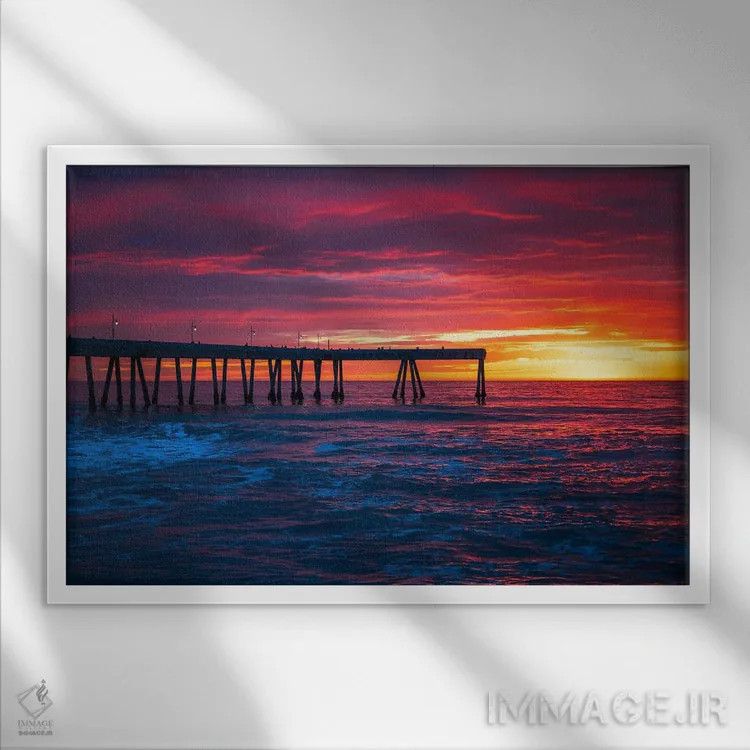 تابلو جادوی غروب در اسکلهی پاسیفیکا اثر الکساندر اسلاوتسکی - نمای قابدار سفید