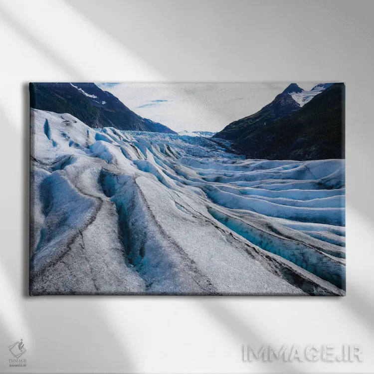 تابلو رگهای یخچالی اثر برایان بیلکه - نمای روبهرو روی دیوار