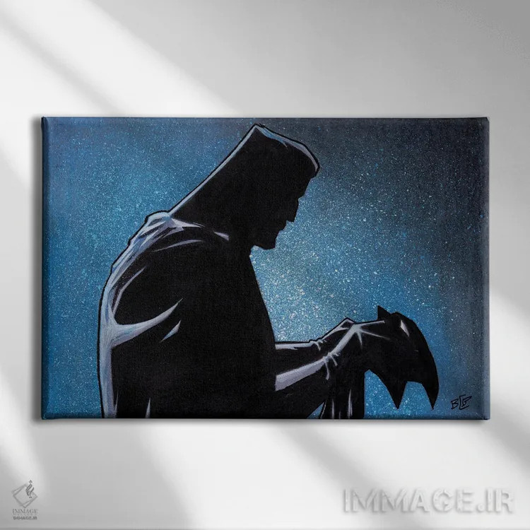 تابلو کلاهخود اثر برندن کالن-بنسن - نمای روبهرو روی دیوار