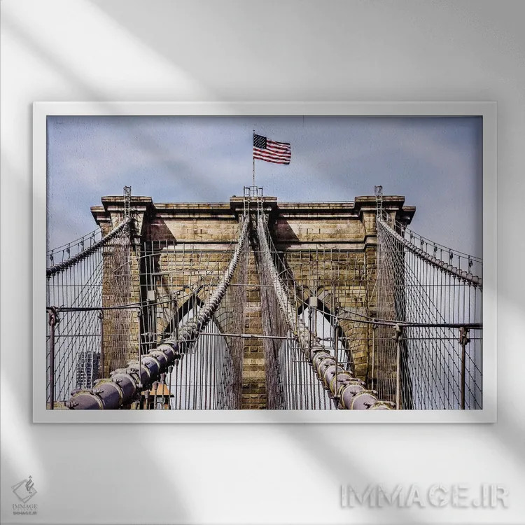 تابلو پل بروکلین با پرچم اثر عکاسی بیل کارسون - نمای قابدار سفید