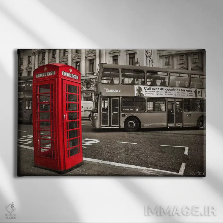 تابلو تلفن لندن اثر بن هاین (هنرمند بلژیکی) - نمای روبهرو روی دیوار