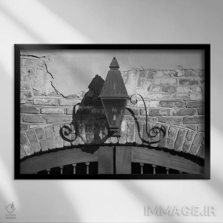 تابلو چراغ گازی خیابان کوئین اثر بنجامین پاجت - نمای قابدار مشکی