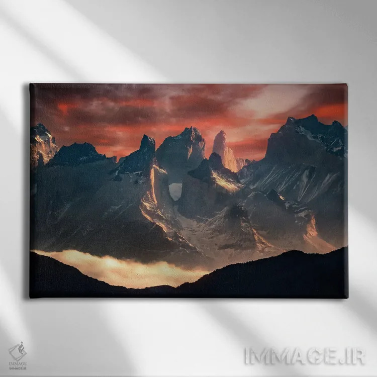 تابلو تورس (شیلی) اثر استیو برکلی - نمای روبهرو روی دیوار