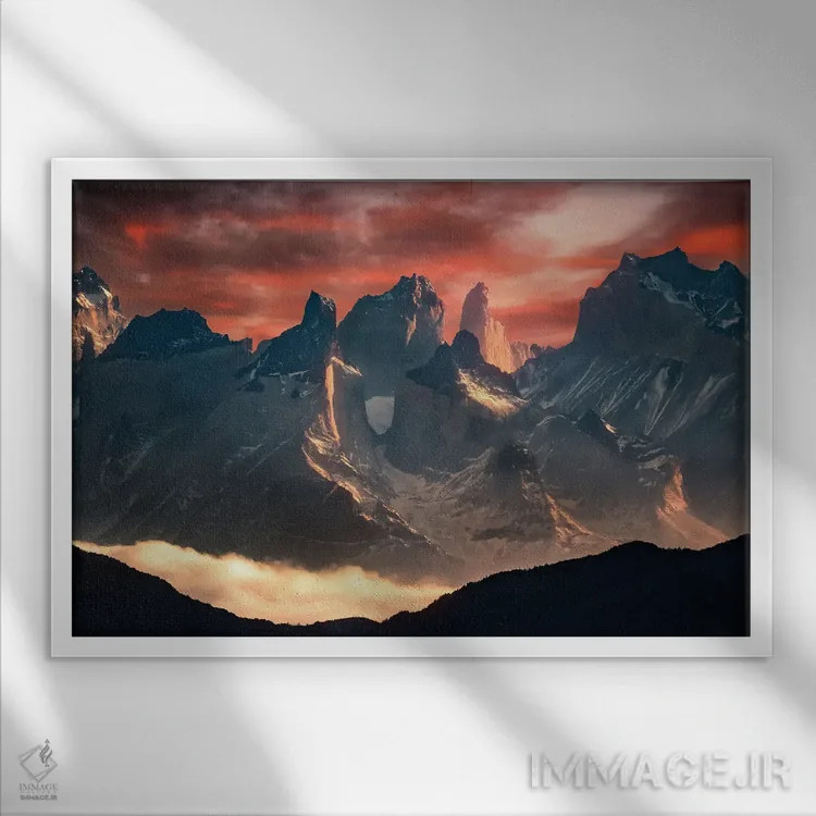 تابلو تورس (شیلی) اثر استیو برکلی - نمای قابدار سفید