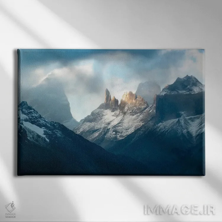 تابلو تورس دل پاین V (شیلی) اثر استیو برکلی - نمای روبهرو روی دیوار