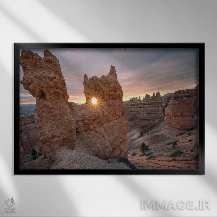 تابلو ستونهای بریس (جغرافیایی) اثر استیو برکلی - نمای قابدار مشکی