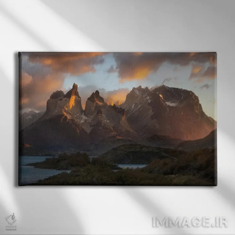 تابلو درخشش تورس اثر استیو برکلی - نمای روبهرو روی دیوار