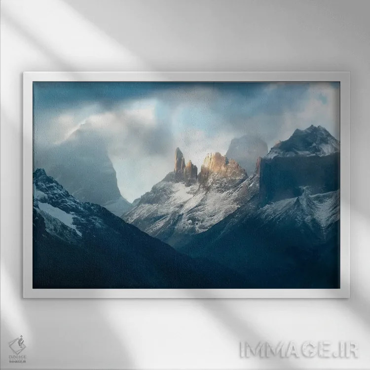 تابلو تورس دل پاین V (شیلی) اثر استیو برکلی - نمای قابدار سفید