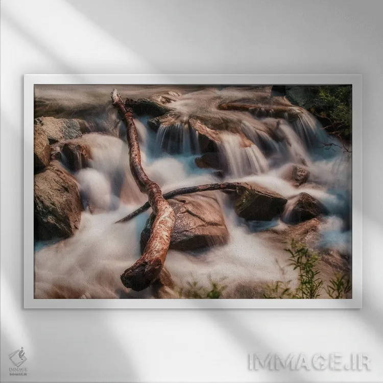 تابلو آبشار عقاب بالا (اوریتن) اثر استیو برکلی - نمای قابدار سفید