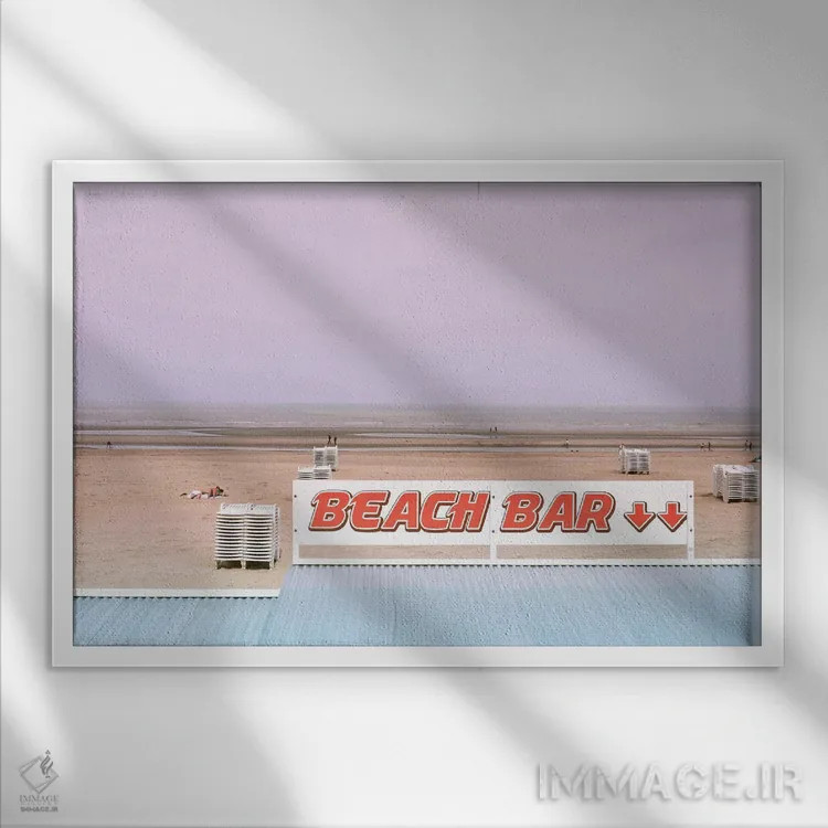 تابلو بار ساحلی و اقیانوس اثر بلی - نمای قابدار سفید