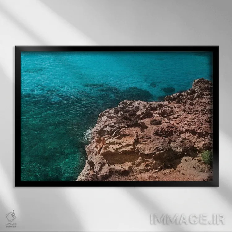 تابلو اقیانوس آبی اثر بلی - نمای قابدار مشکی