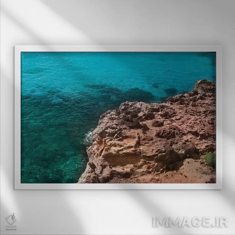 تابلو اقیانوس آبی اثر بلی - نمای قابدار سفید