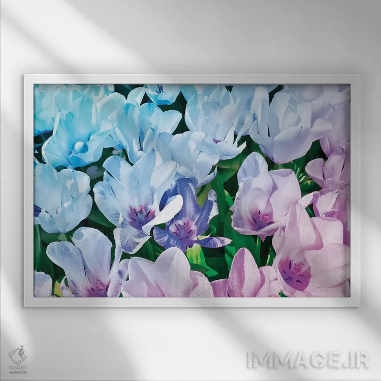تابلو لالههای نیلی آبی اثر بلی - نمای قابدار سفید