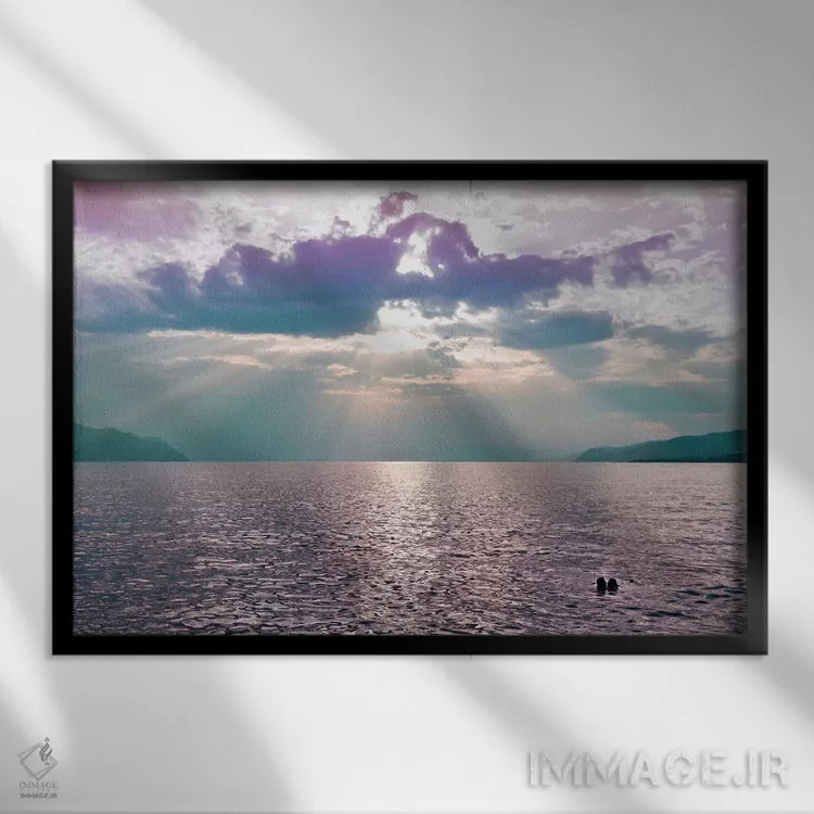 تابلو بوسه در دریاچه اثر بلی - نمای قابدار مشکی