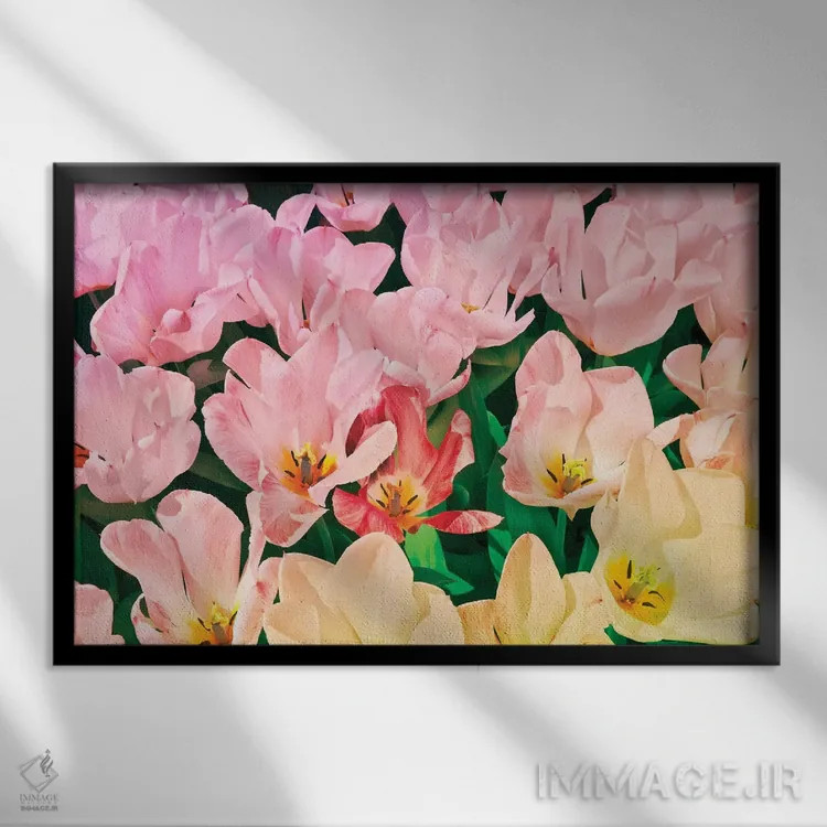 تابلو لالههای صورتی اثر بلی - نمای قابدار مشکی