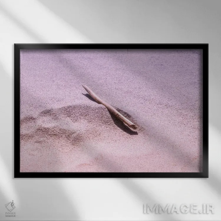 تابلو ساحل شنی اثر بلی - نمای قابدار مشکی