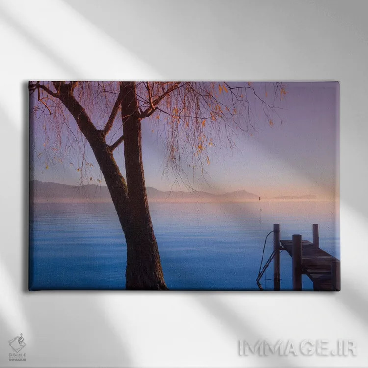 تابلو منظرهٔ دریایی و غروب شاعرانه اثر بلی - نمای روبهرو روی دیوار