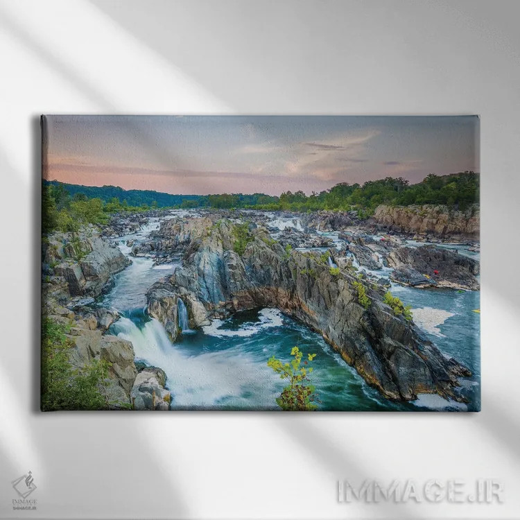 تابلو قلب آبشارهای بزرگ اثر جان بیلوس - نمای روبهرو روی دیوار