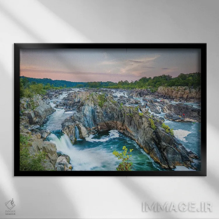 تابلو قلب آبشارهای بزرگ اثر جان بیلوس - نمای قابدار مشکی